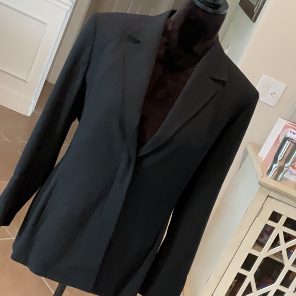 MAXMARA black pinstripe two button front blazer, size 8